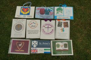 DAC 2018 DSC01945 Gifts of school logos