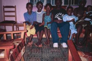01.Kattumu-with-family