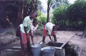 Covered well without pump