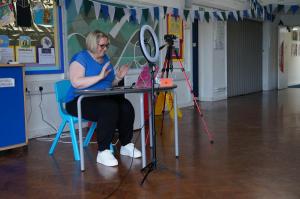 Mrs-Wallace-filming-the-storytelling